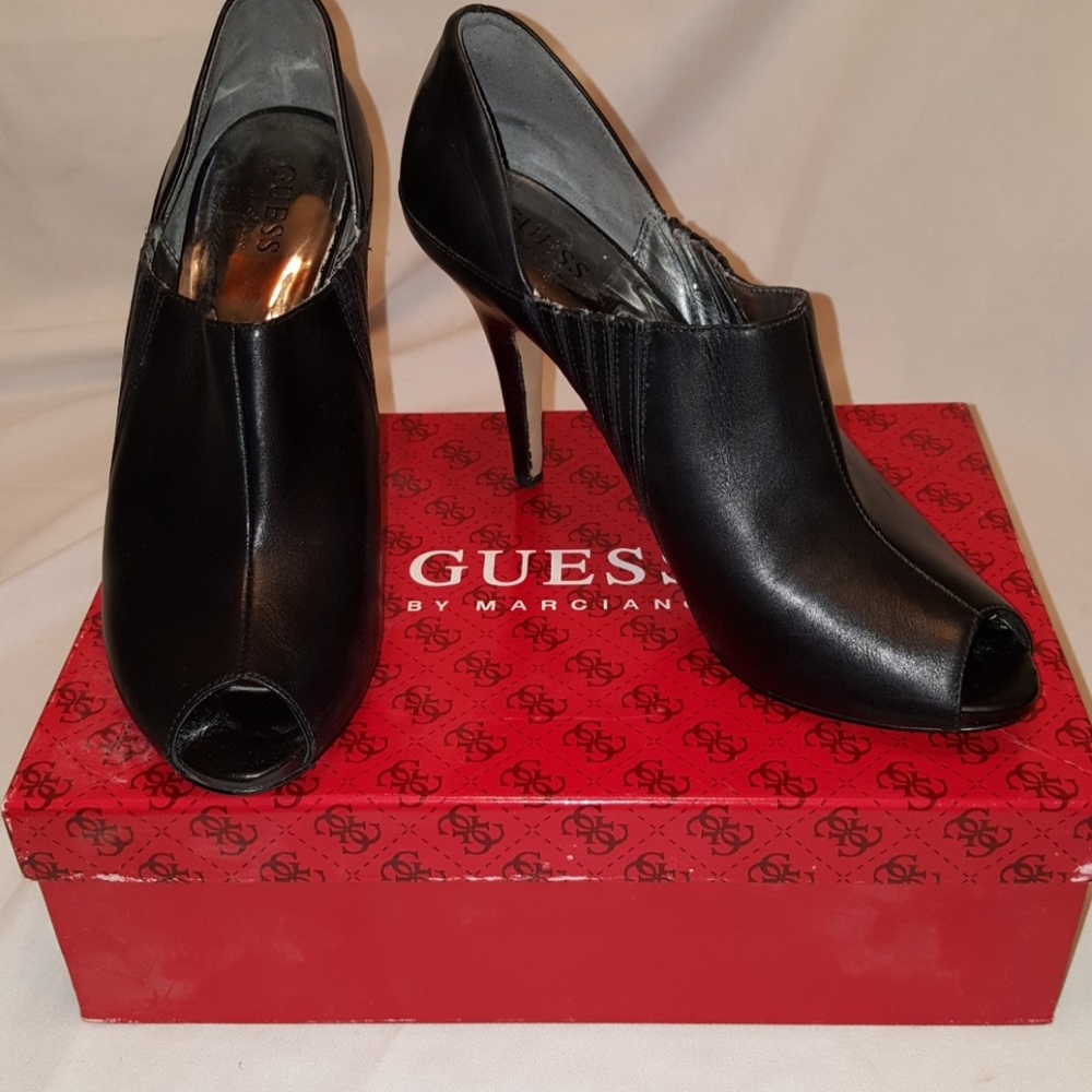 Women's high heel shoe booties